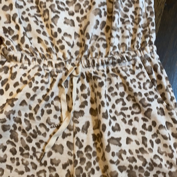 Animal print Strapless Jumpsuit. - Picture 2 of 3
